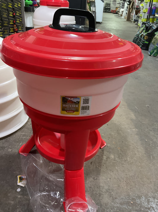 Deluxe Dome Waterer